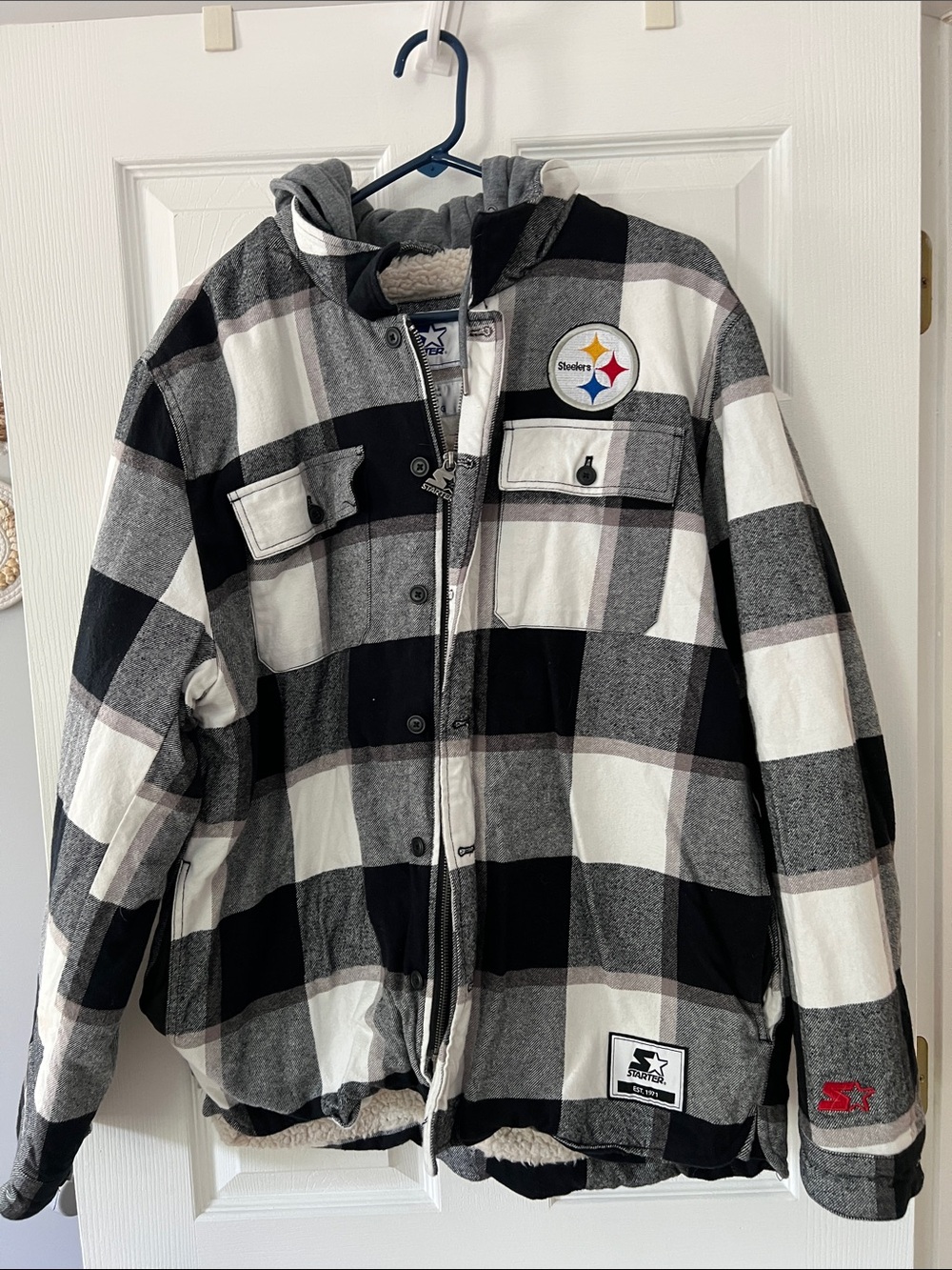 *FINAL OFFER* STARTER Black and Gray Plaid Hooded Mens Puffer Jacket